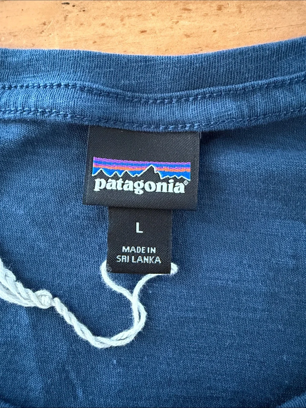 Patagonia short sleeve crew neck t-shirt size L - Picture 4 of 8
